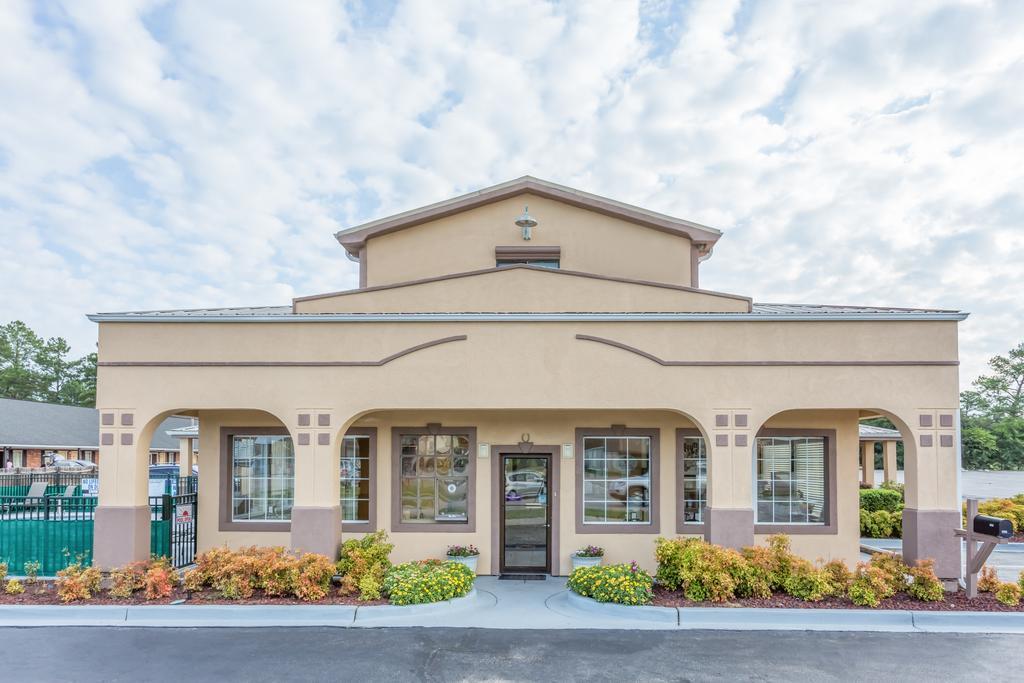 Super 8 By Wyndham Santee Hotel Exterior photo